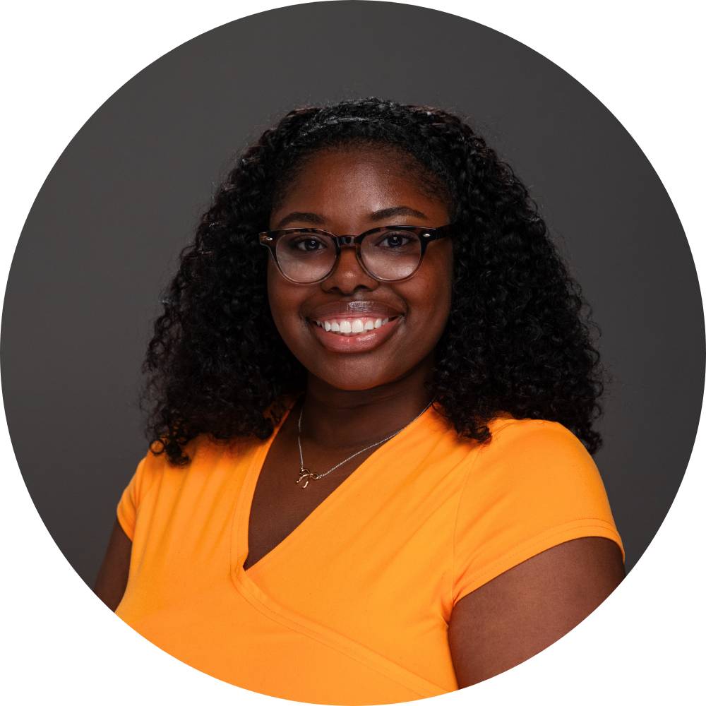 Kolby Williamson smiling for her GVSU headshot
